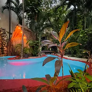 - 5th Avenue Hotel